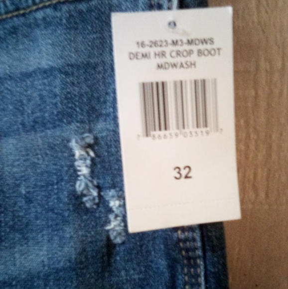 Jordache Distressed Jeans - Picture 8 of 16